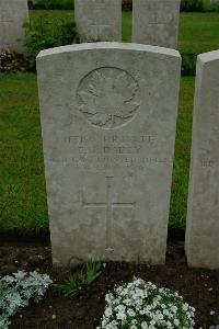 Etaples Military Cemetery - Dadey, E J